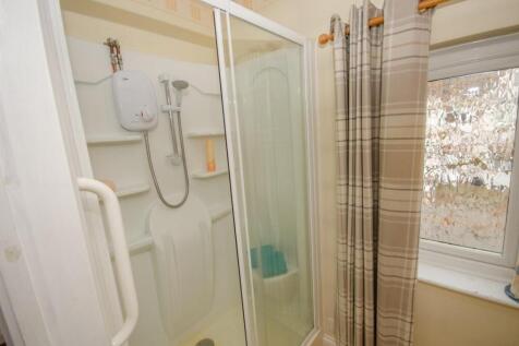 Ensuite shower room.jpg