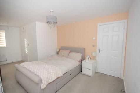 Bedroom one pic 2.jpg