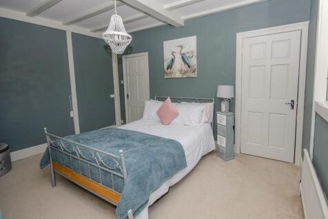 Bedroom one pic 3.jpg