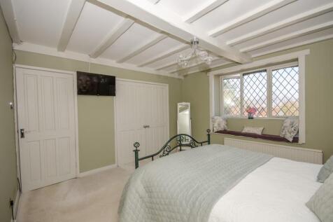 Bedroom three pic 2.jpg