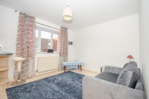 Lounge area pic 2.jpg