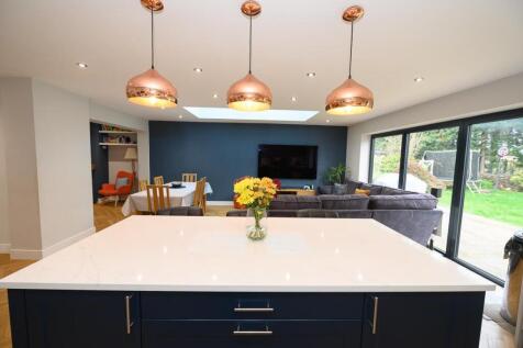 Kitchen-family room pic 2.jpg