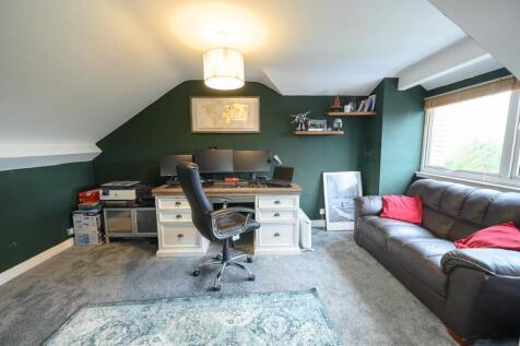 Bedroom 5-loft room.jpg