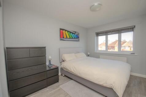 Bedroom 1.jpg