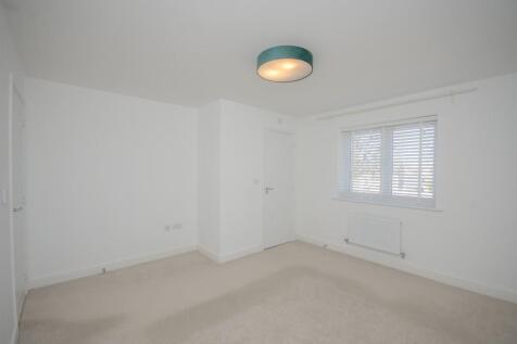 Bedroom 1.jpg