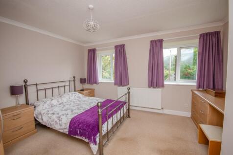 Bedroom 1.jpg