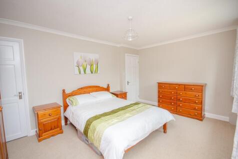 Bedroom 2 pic 2.jpg