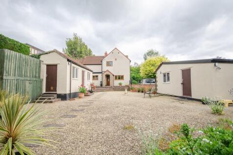 Rear garden pic 2.jpg