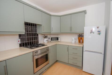 Kitchen pic 2.jpg