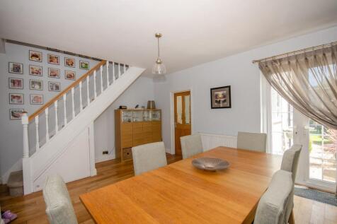 Dining area pic 2.jpg