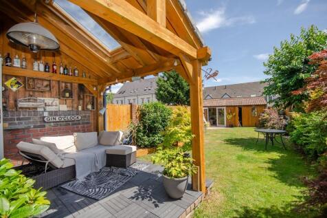 Rear patio.jpg