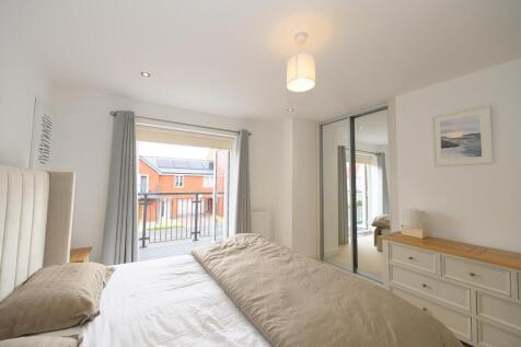 Bedroom one pic 4.jpg