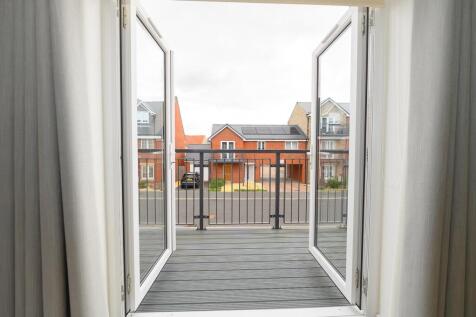 Balcony pic 2.jpg