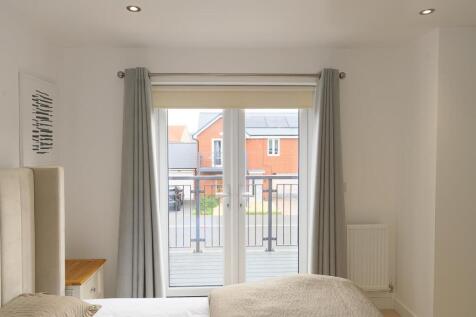 Bedroom one pic 2.jpg