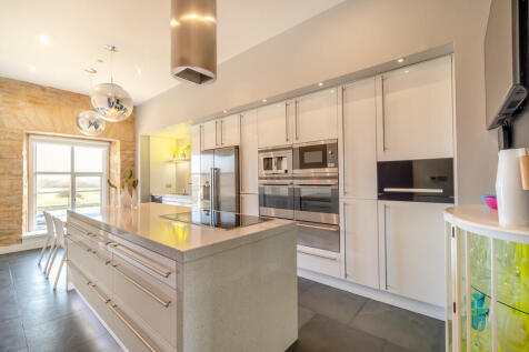 8578894-interior1...