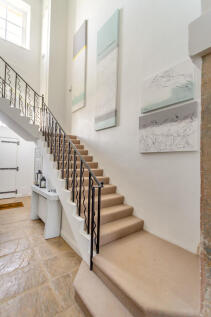 8578894-interior0...