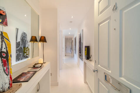 8578894-interior3...