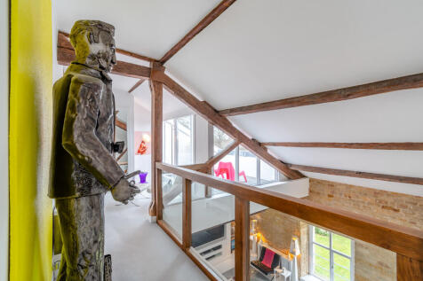 8578894-interior5...
