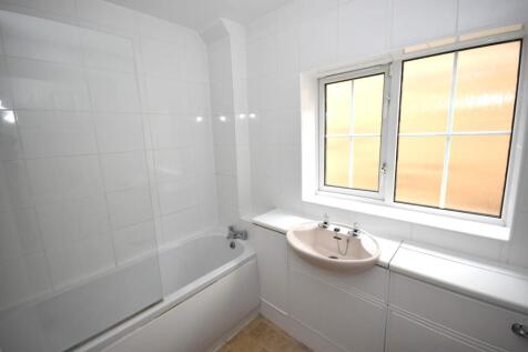 Bathroom 2.JPG
