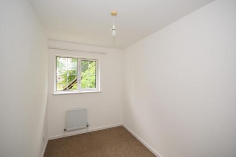 Bedroom 2.JPG