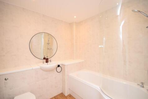 Bathroom 1.JPG