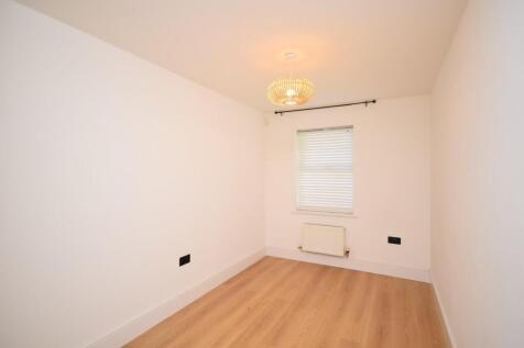 Bedroom 2.JPG