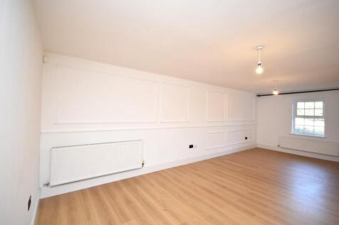 Living room 4.JPG