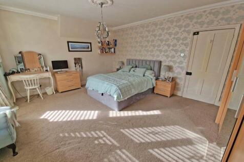 bedroom1.jpg