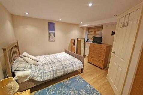 Guest Bedroom.jpg