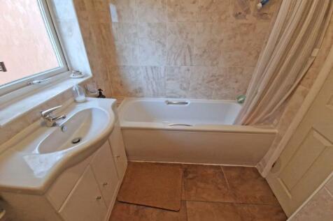 Bathroom.jpg