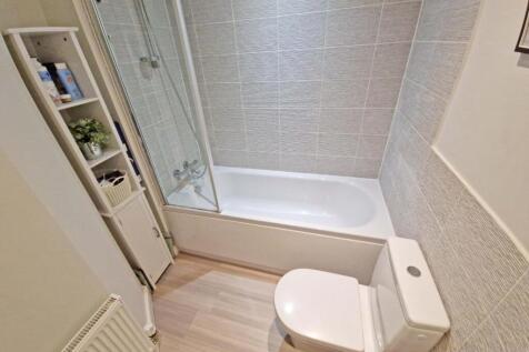 bathroom1.jpg