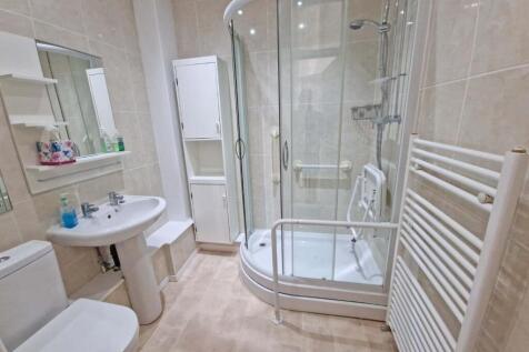 Shower Room.jpg
