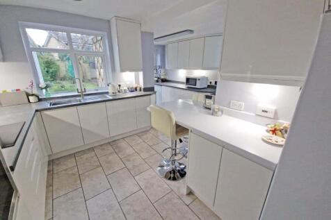 Kitchen2.jpg