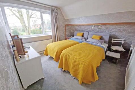 bedroom1a.jpg