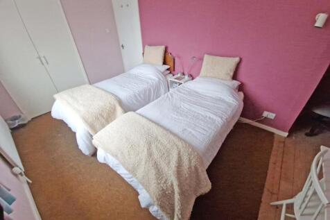 Bedroom2a.jpg