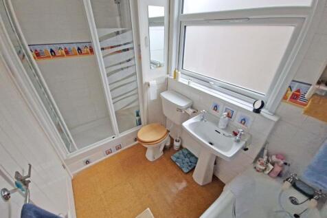 Bathroom1.jpg