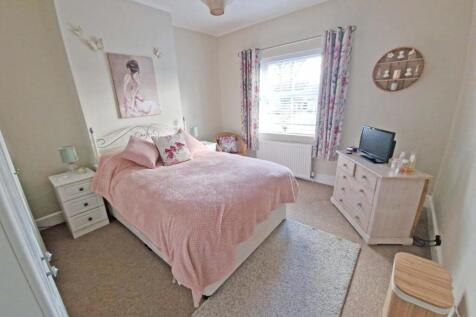 bedroom1a.jpg