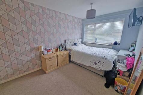 bedroom2.jpg
