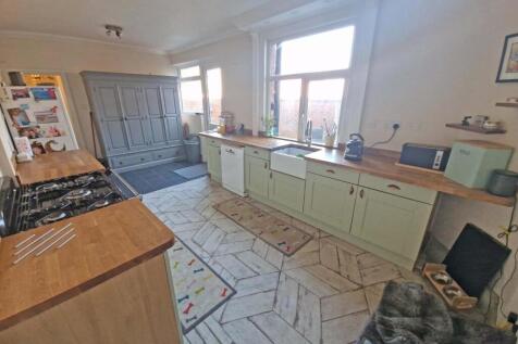 kitchen1.jpg