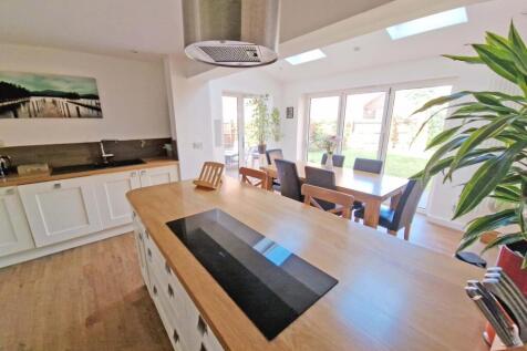 Kitchen3.jpg