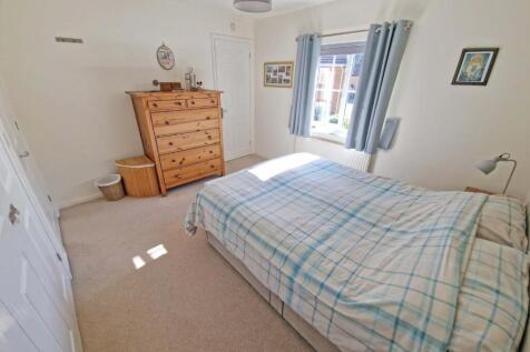 bedroom1b.jpg