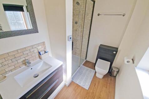 Ensuite1b.jpg