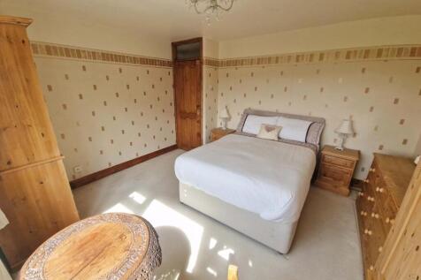 bedroom1b.jpg
