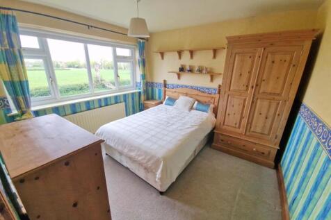bedroom2c.jpg