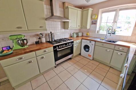 Kitchen2.jpg
