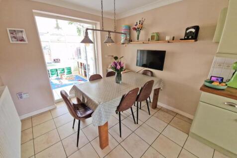 Dining area.jpg