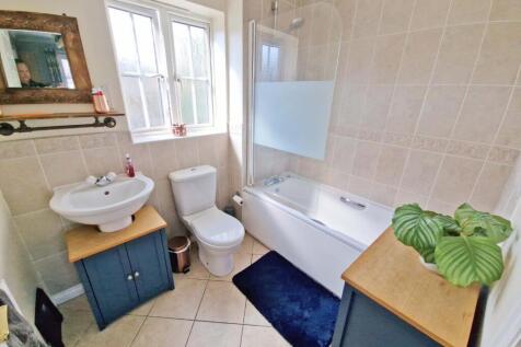 Bathroom.jpg