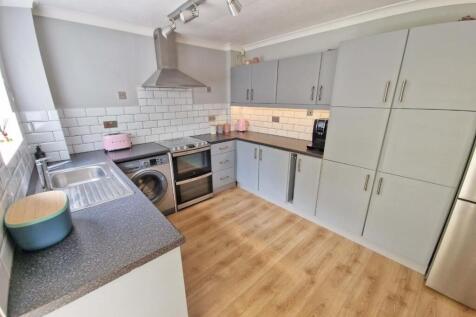 Kitchen2.jpg