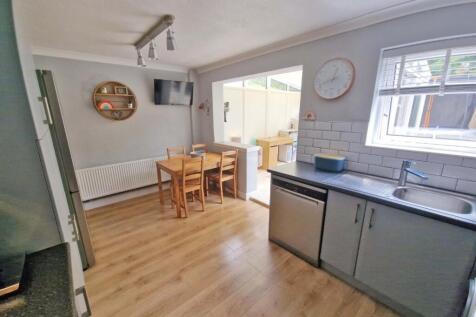 Kitchen3.jpg