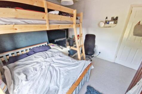 bedroom2.jpg